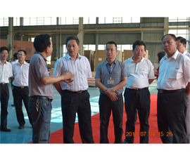 南昌市市长陈俊卿一行莅临ga黄金甲集团调研指导