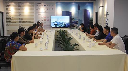 部分全国人大代表到ga黄金甲集团考察